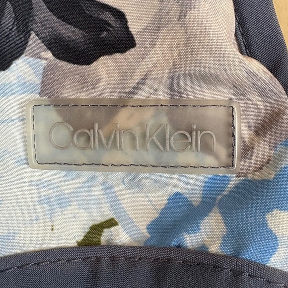Calvin Klein Gray/Blue/Green Floral Running Shorts with Side Open Pockets/Lining - Picture 5 of 11